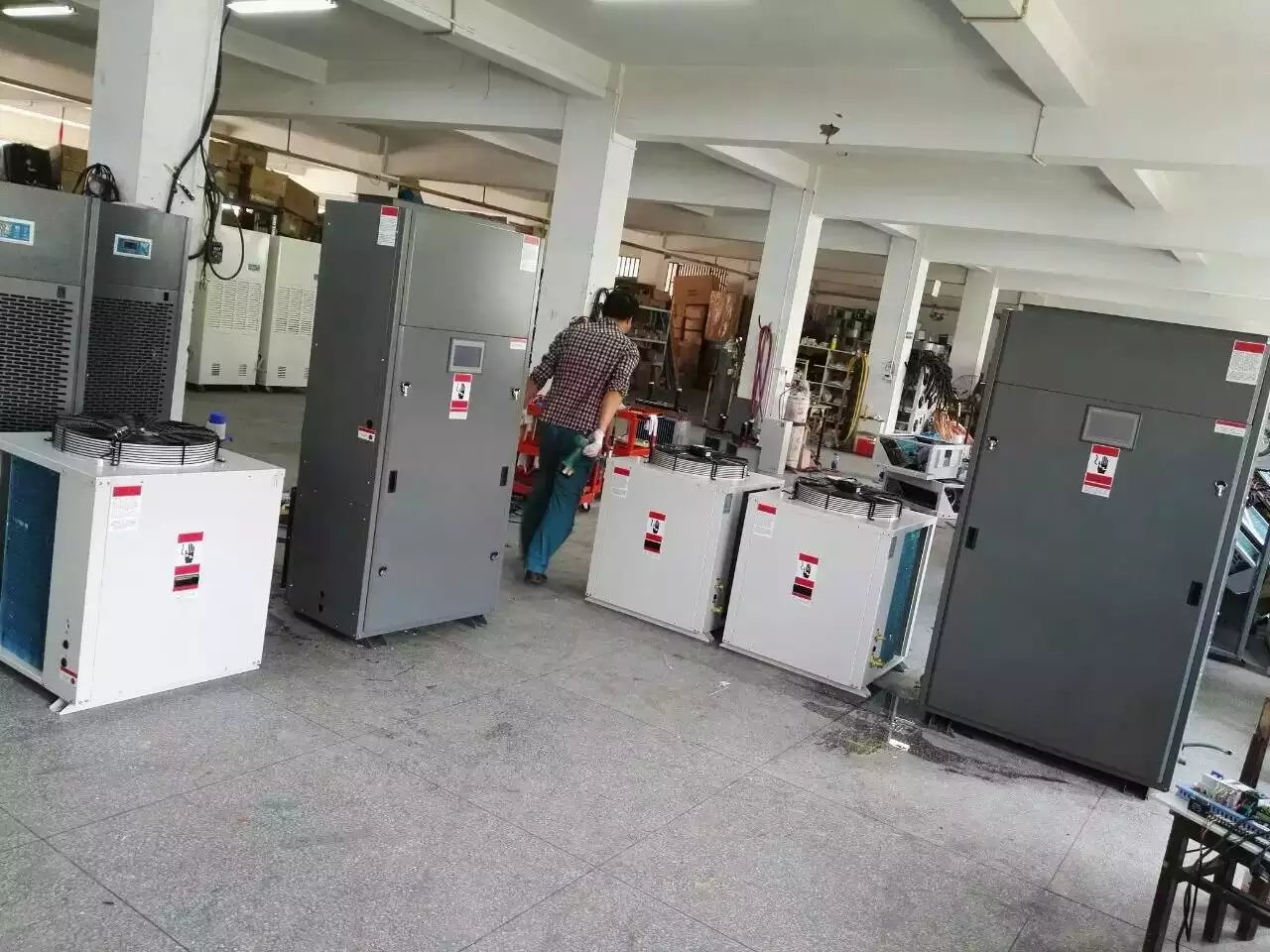 恒溫恒濕機。西門子plc控制器，昆侖通態大觸摸屏。.jpg
